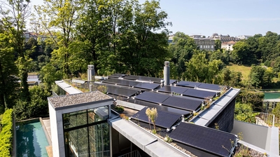 Solaranlage und Energiesteuerung für ein Zweifamilienhaus in Bern.